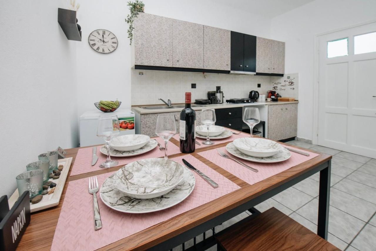 Ionian Luxury Apartments Perama  Ngoại thất bức ảnh