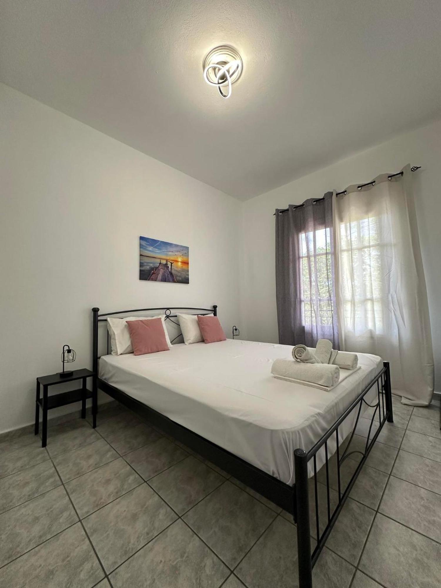 Ionian Luxury Apartments Perama  Ngoại thất bức ảnh